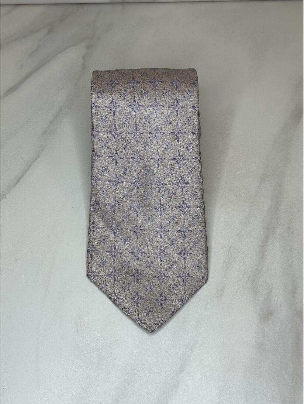Nicole Miller 100% silk tie lavender geometric medallion classic quiet luxury